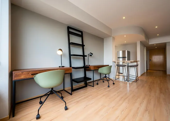 Casa de férias 2br Santa Fe Style & Comfort With Gym & Parking *